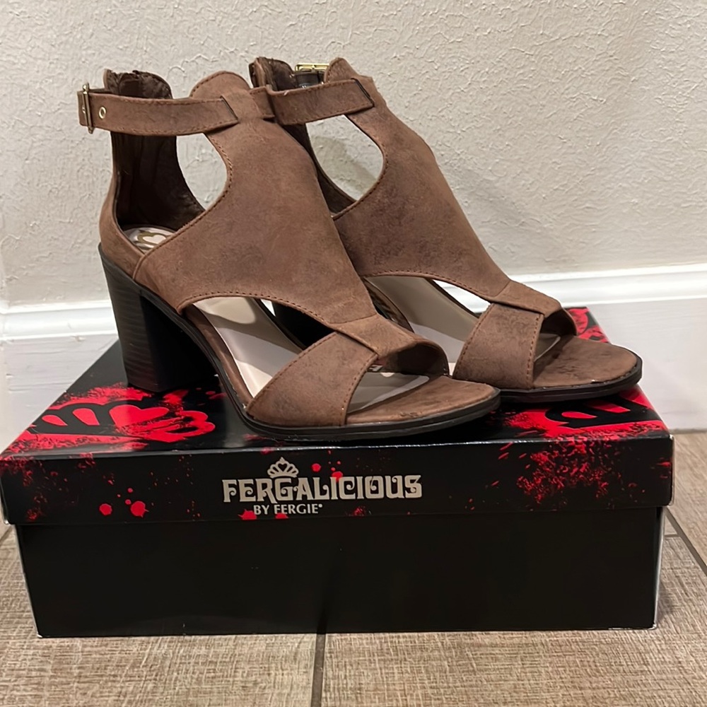 FERGALICIOUS by FERGIE size 8 brown heeled sandals with original box.